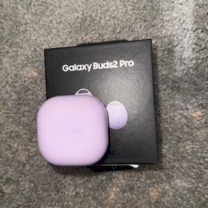 Samsung Galaxy Buds2 Pro in Soft Purple